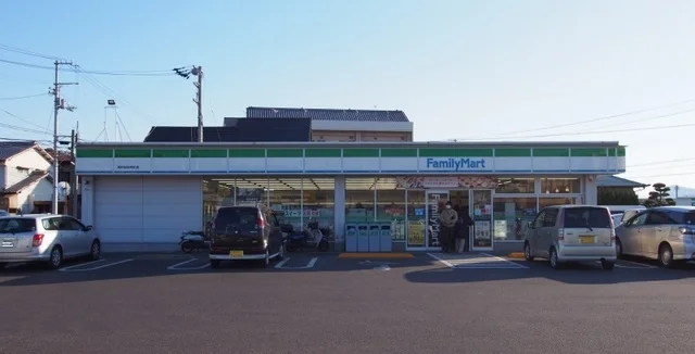 ファミリーマート前田東店さんまで850m