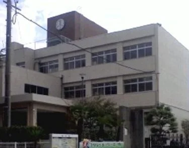 竹原西小学校まで500m