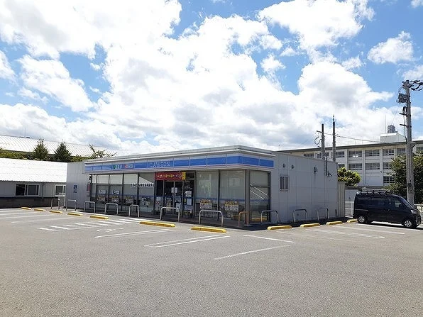 ローソン西垣生町店様まで650m