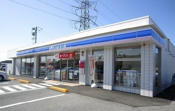 ローソン坂本町店まで700m