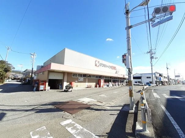 サンシャイン港町店まで600m