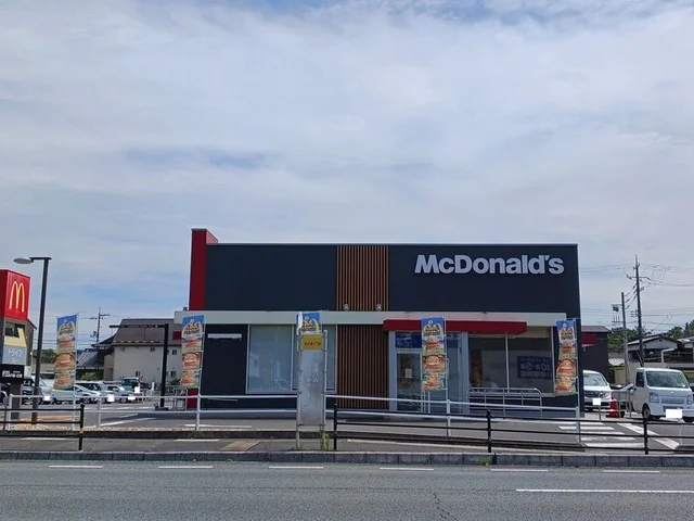 マクドナルド虹ケ浜店まで700m