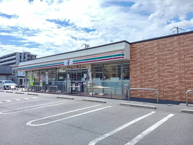 セブンイレブン光駅前店まで900m