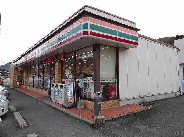 セブンイレブンまで400m