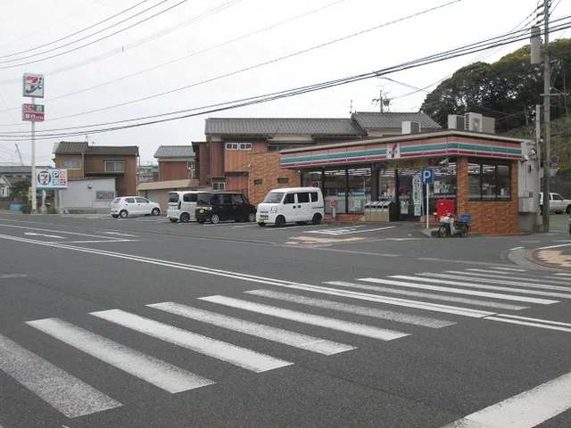 セブンイレブンまで1300m