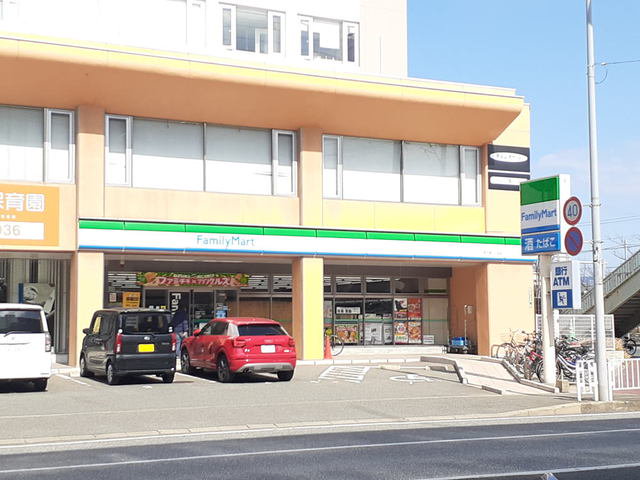 ファミリーマート多の津一丁目店まで400m