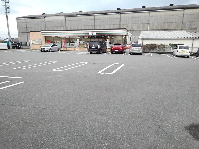 セブンイレブン久留米御井旗崎店まで570m