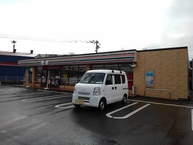 セブンイレブン久留米二軒茶屋店まで820m