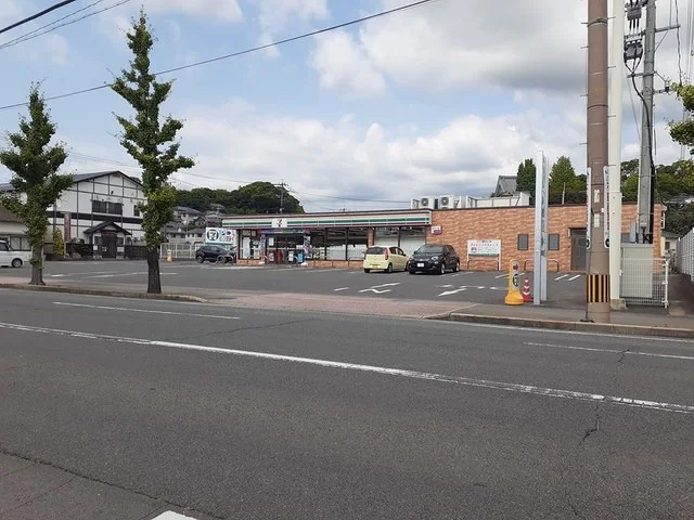 セブンイレブン大村東三城町店まで1057m