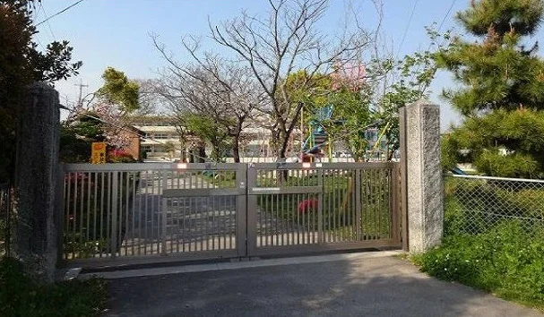千代田西部小学校まで230m