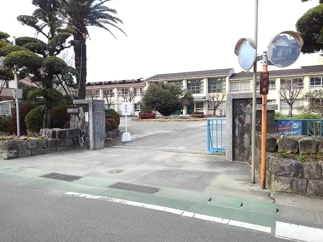 田主丸小学校まで430m