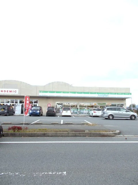 ファミリーマート大村大川田店まで210m