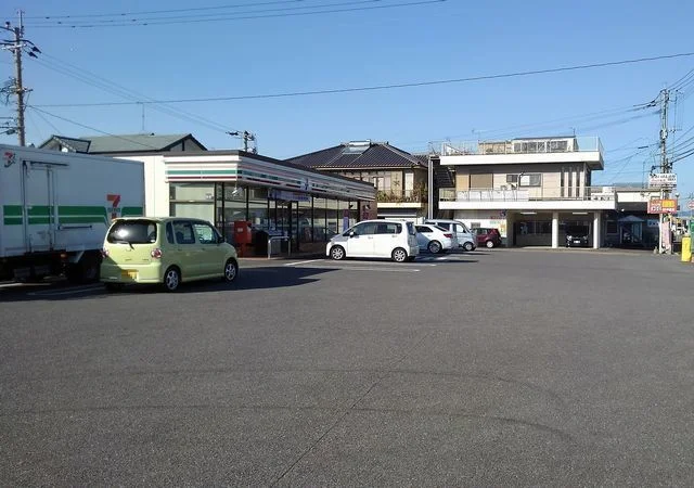 セブンイレブン大村竹松本町店まで290m