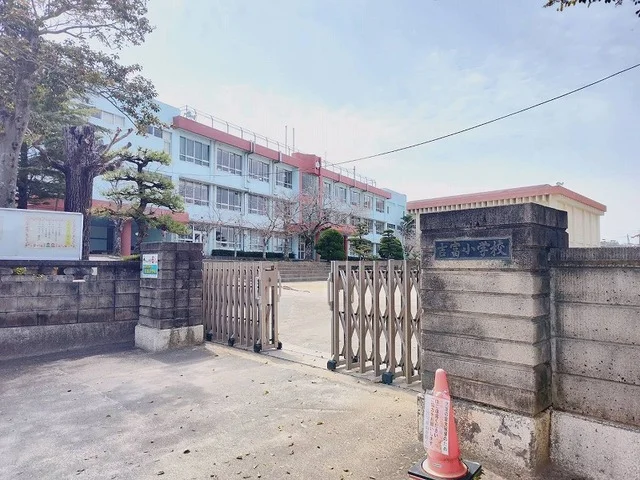 吉富町立吉富小学校まで700m