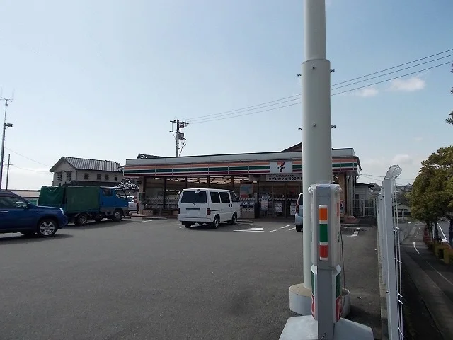 セブンイレブン佐土原久峰店まで800m