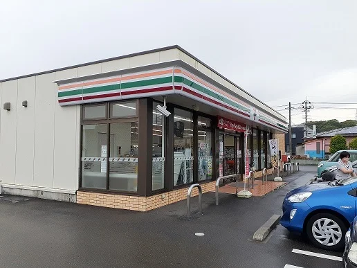 セブンイレブン日向北町店まで500m