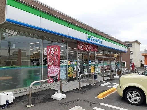 ファミリーマート江良町店まで400m