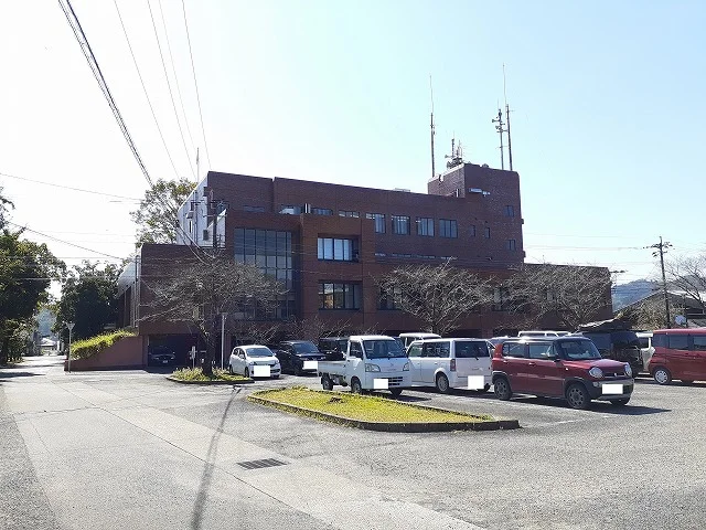 綾町役場まで750m