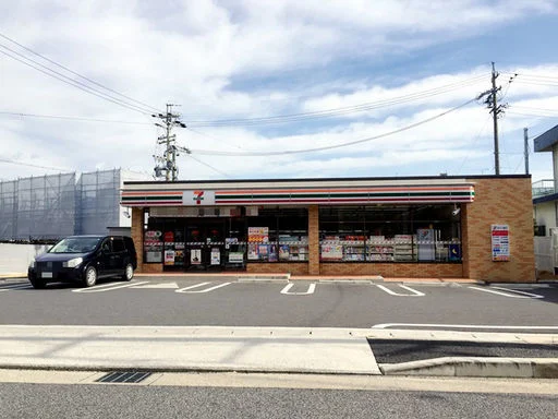 セブンイレブンまで500m