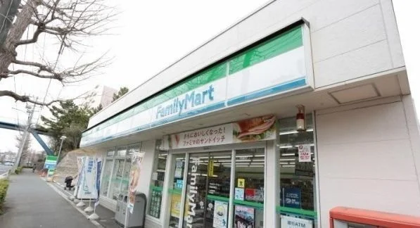 ファミリーマート横浜野庭店まで367m