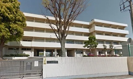 丸山台中学校まで1130m