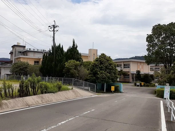 国分北小学校まで900m