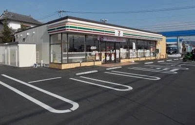 セブンイレブン隼人住吉店まで720m