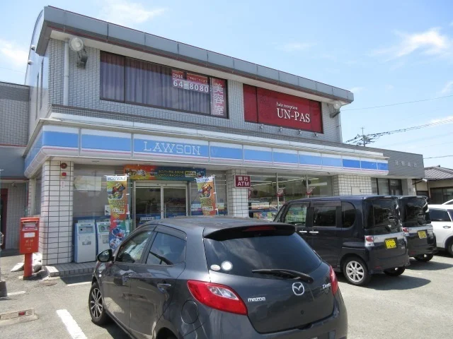 ローソンみやま高田町店まで940m