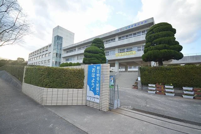 北九州市立　田原中学校まで240m