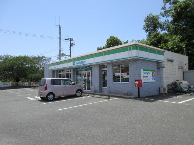ファミリーマートまで1000m