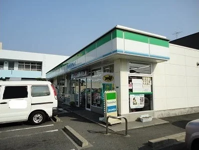 ファミマ小倉南方２丁目店まで800m