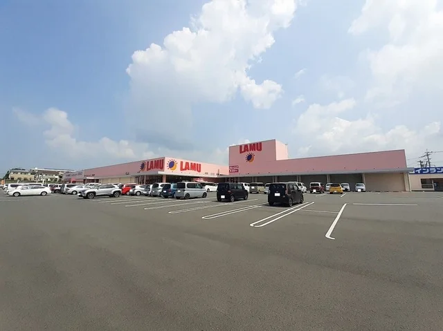 ラ・ムー羽山台店まで800m