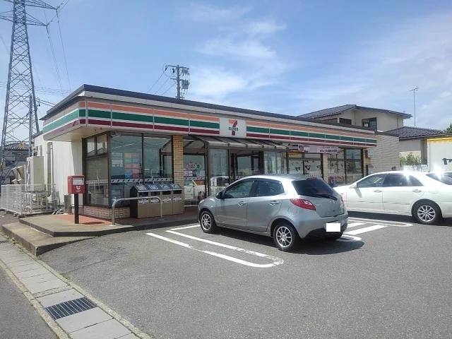 セブンイレブン酒田上安町店まで300m