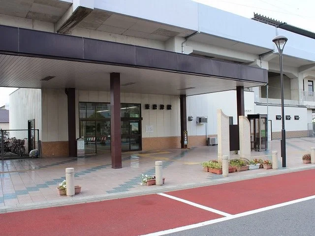 東唐津駅まで1700m
