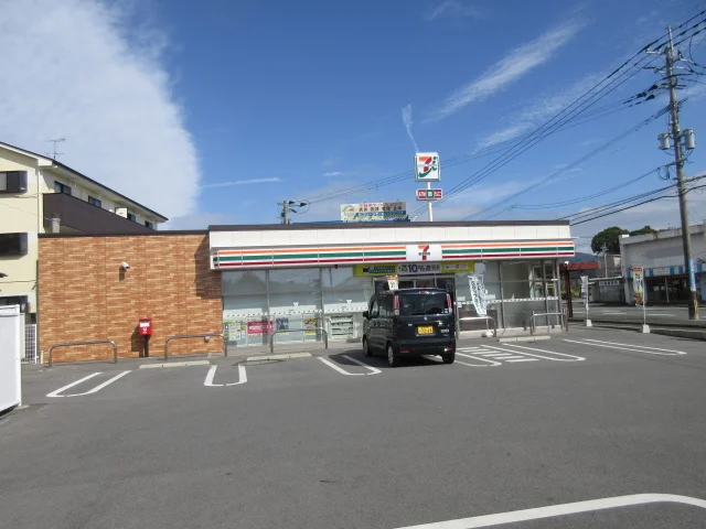 セブンイレブンまで1550m