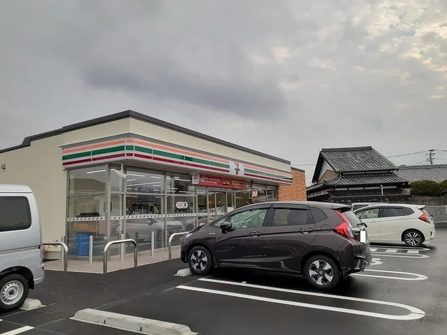 セブンイレブン　唐津インター店まで220m
