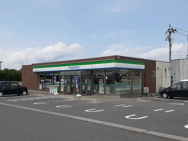 ファミリーマート涌谷渋江店まで400m