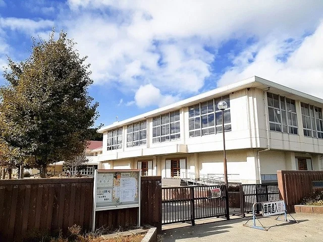 石巻市立鹿妻小学校まで650m