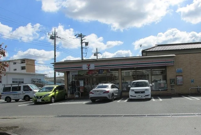 セブンイレブン日産前店まで740m
