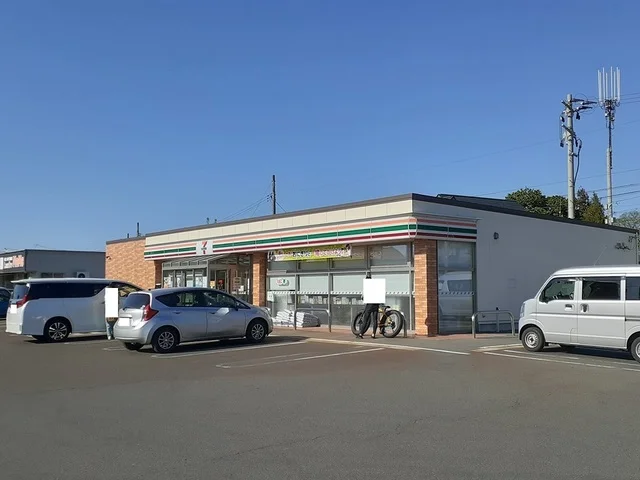 セブンイレブン米沢通町店まで1310m