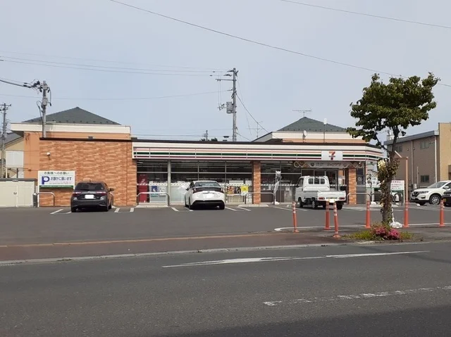 セブンイレブン原ノ町駅前店まで800m