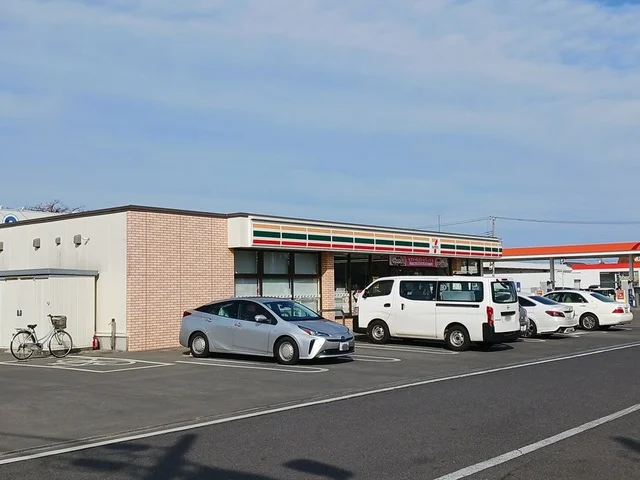 セブンイレブン堂端店まで551m