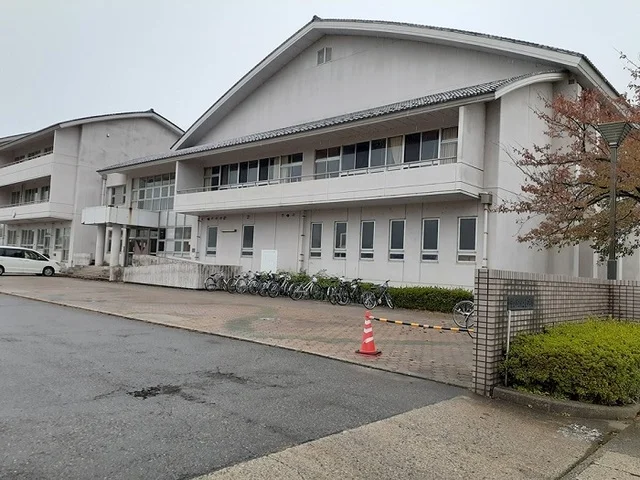 村上東中学校まで1100m