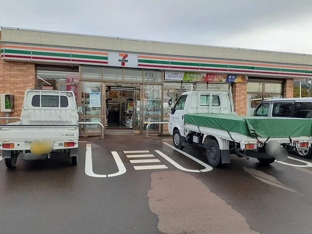 セブンイレブン中条本郷店まで700m