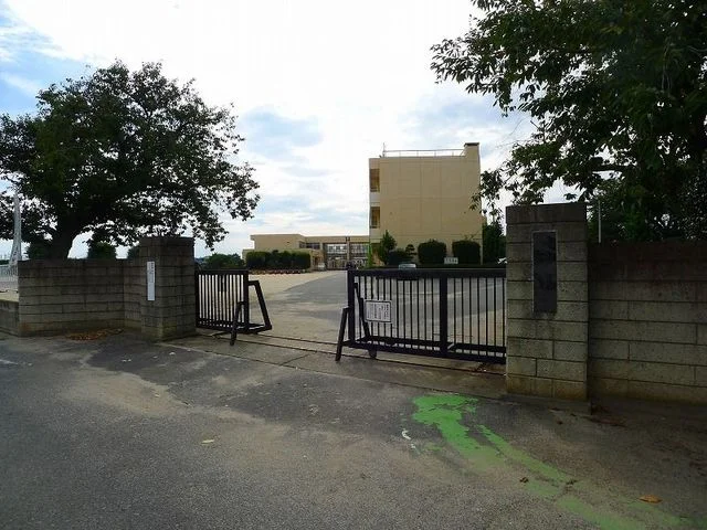 伊勢崎市立あずま小学校まで600m