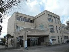 本庄市立仁手小学校まで4900m