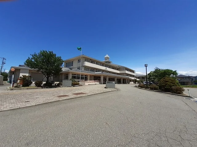 村上市立保内小学校まで1230m