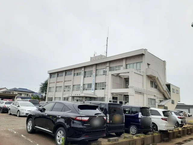 三条警察署まで332m
