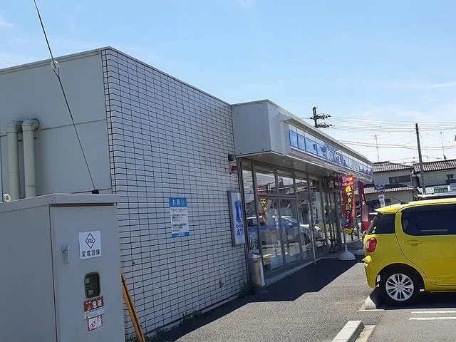 ローソン白岡市白岡店まで850m