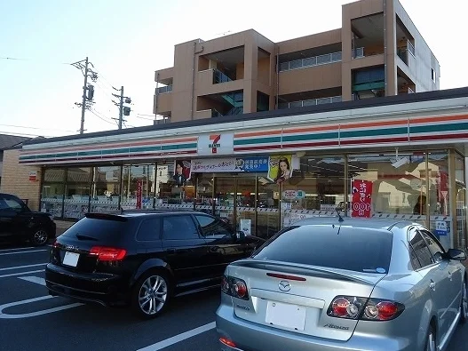 セブンイレブン西尾楠村町店まで650m